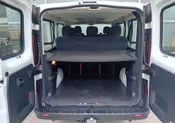 Renault Trafic cena 69900 przebieg: 105000, rok produkcji 2015 z Jędrzejów małe 436